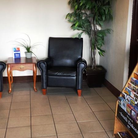 Super 8 By Wyndham Sioux Falls Near Convention Center Esterno foto