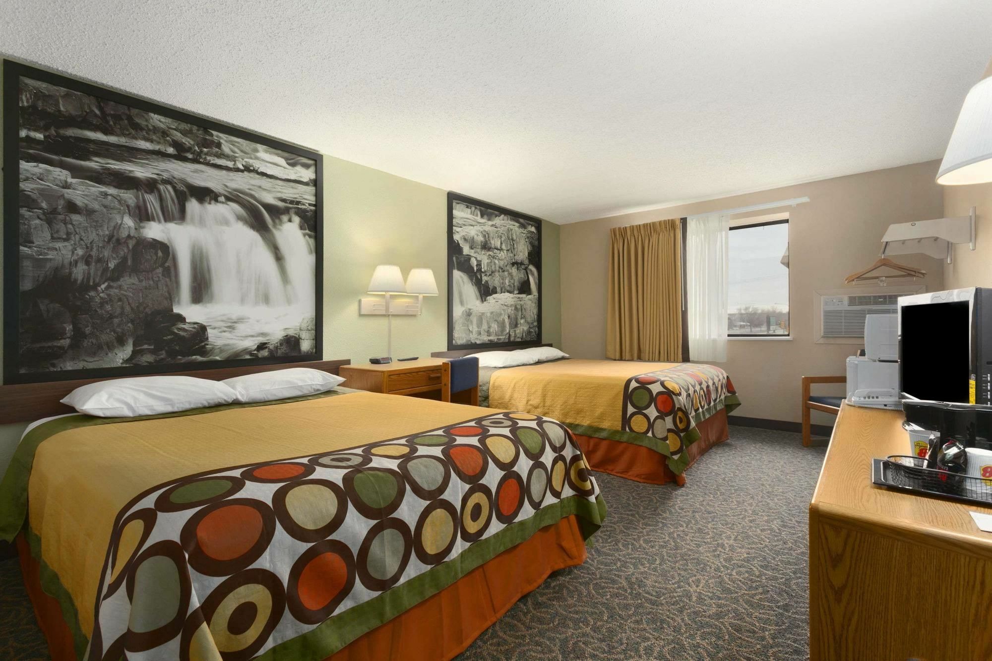 Super 8 By Wyndham Sioux Falls Near Convention Center Esterno foto