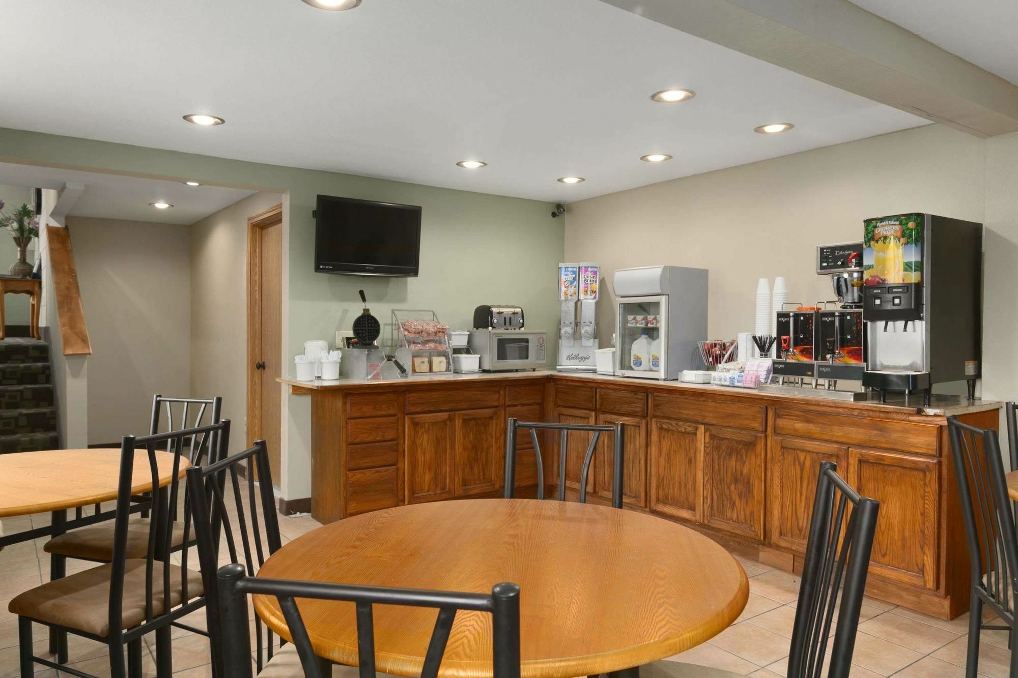 Super 8 By Wyndham Sioux Falls Near Convention Center Esterno foto